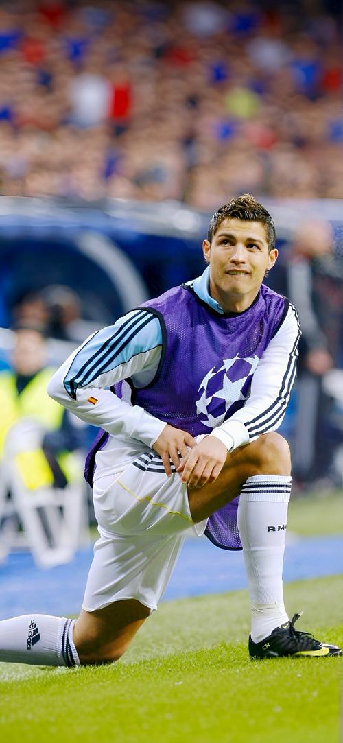 胖了？美媒晒浓眉训练图配文：浓眉的肚子从衣服里露出来了！